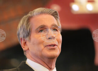 САЩ вероятно ще повишат временните мита върху вноса на 15 на сто още тази седмица, заяви Скот Бесънт