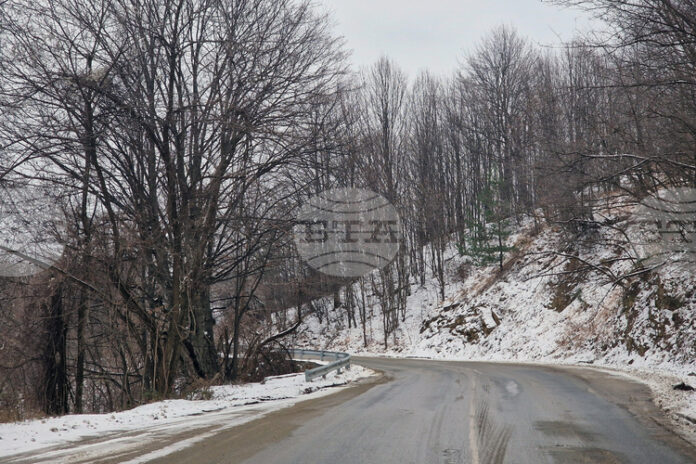 Шофьорите, пътуващи през планинските проходи, да са с готови за зимни условия автомобили, предупреждават от Агенция „Пътна инфраструктура"