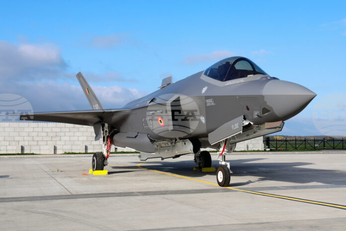 Швейцария ще поиска заем от близо 430 милиона евро за закупуването на изтребители Ф-35A