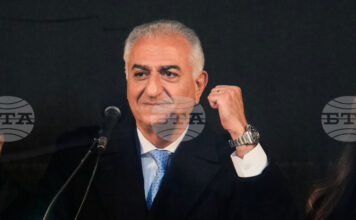 Синът на последния ирански шах призова Тръмп да не атакува гражданска инфраструктура Синът на последния ирански шах призова Тръмп да не атакува гражданска инфраструктура