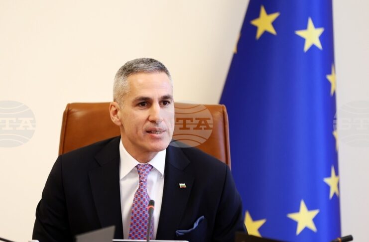 Служебният премиер Андрей Гюров обсъди с финансови експерти мерките срещу ефектите от кризата в Близкия изток