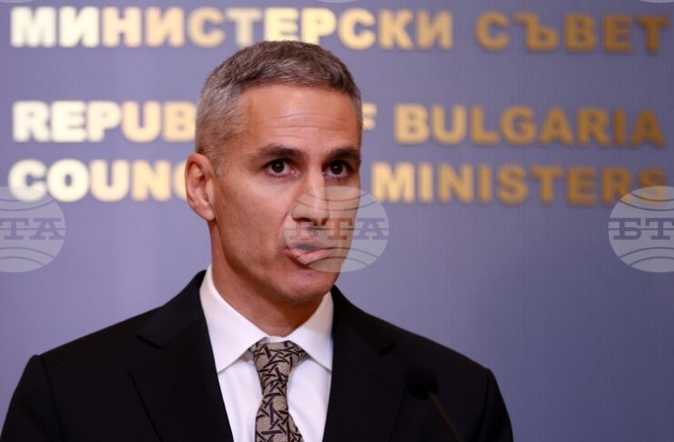 Служебният премиер Андрей Гюров ще участва във втората среща на върха по ядрената енергия в Париж