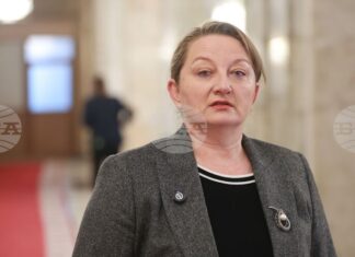 Социалната работа не се вижда, но без нея обществото се разпада, заяви председателят на парламентарната социална комисия Деница Сачева