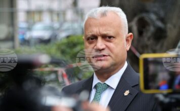 Сумите за купуване на гласове варират в различните части на страната, коментира в Бургас служебният министър Емил Дечев Сумите за купуване на гласове варират в различните части на страната, коментира в Бургас служебният министър Емил Дечев