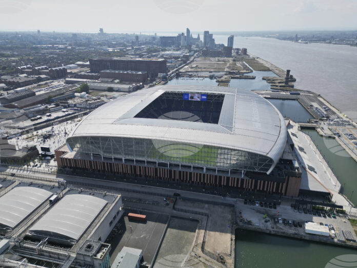 тенденции
                                                                                                В Европа новите стадиони осигуряват вече повече финанси на футболните клубове от несигурните телевизионни права