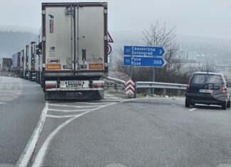 Трафикът е интензивен на изход за товарни автомобили на "Капитан Андреево"