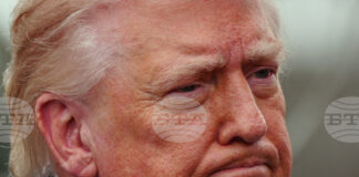 Тръмп каза, че ще разположи агенти на Имиграционната и митническа служба на САЩ (ICE) по летищата заради финансовата криза