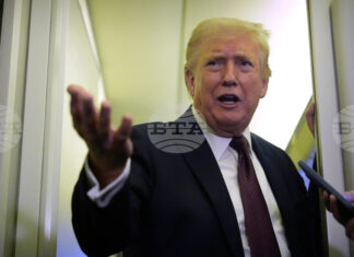 Три обекта за производство на ракети и дронове са ударени при днешните атаки срещу Иран, заяви Тръмп