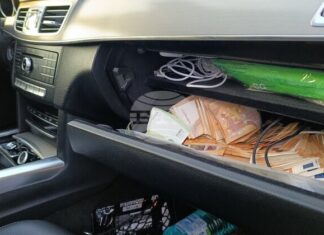 Трима души са задържани при специализирана полицейска операция в община Бяла Слатина