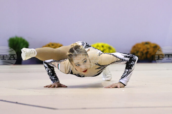 Трима състезатели ще представят България на Световната купа по спортна Трима състезатели ще представят България на Световната купа по спортна аеробика в Токио