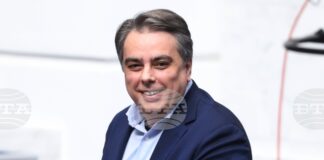 Трябва да се възстанови таванът на цената на електроенергията за бизнеса, посочи председателят на „Продължаваме промяната“ Асен Василев