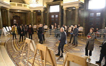 Творчеството на Борис Димовски е урок по критическо мислене и по гражданска доблест, каза заместник-ректорът на СУ проф. Ренета Божанкова