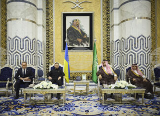 Украинският президент пристигна на официално посещение в Саудитска Арабия