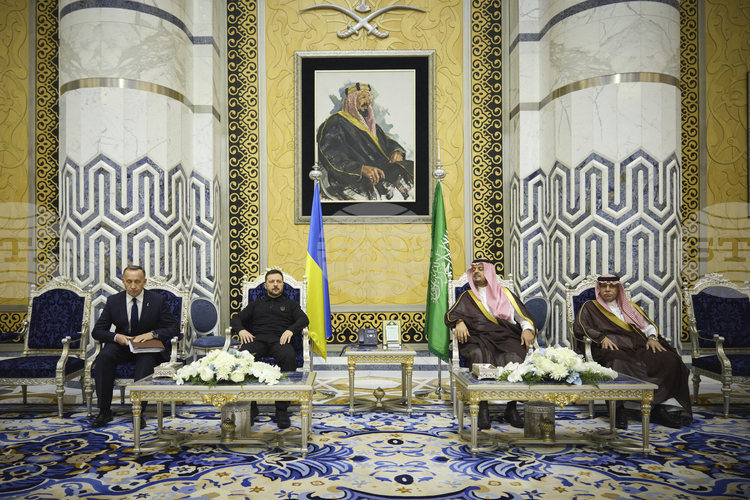 Украинският президент пристигна на официално посещение в Саудитска Арабия