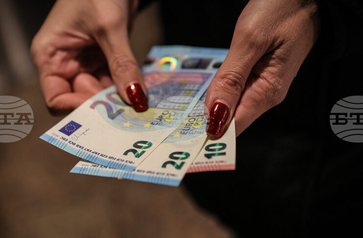 В Германия, Австрия и Швейцария парите в брой остават предпочитан метод на плащане, сочи проучване