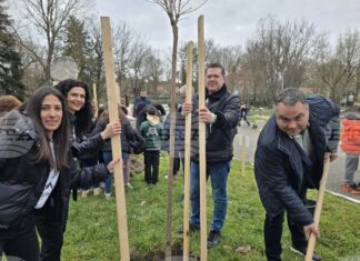 В "Алея на живата памет" в Долни Дъбник засадиха дръвчета в чест на 125 години от рождението на Илия Бешков В "Алея на живата памет" в Долни Дъбник засадиха дръвчета в чест на 125 години от рождението на Илия Бешков