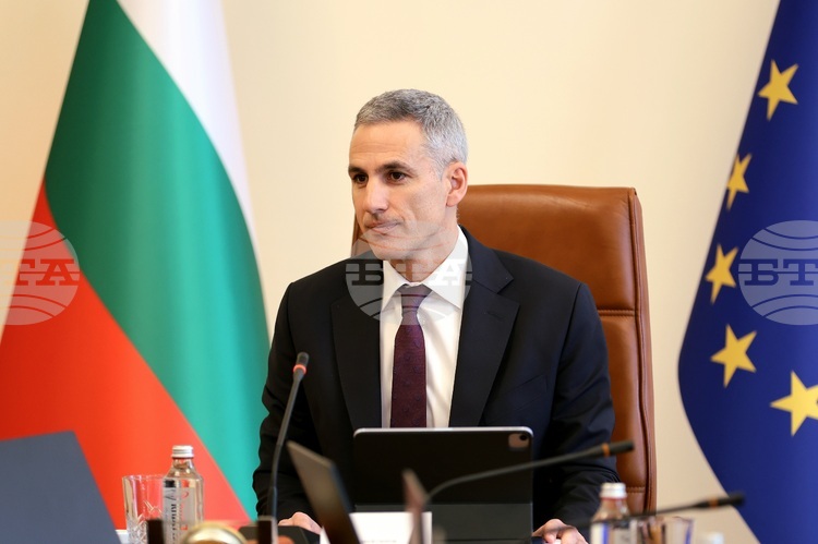 В свят, изпълнен с предизвикателства, членството ни в НАТО е най-сериозната гаранция за националната ни сигурност, заяви Андрей Гюров