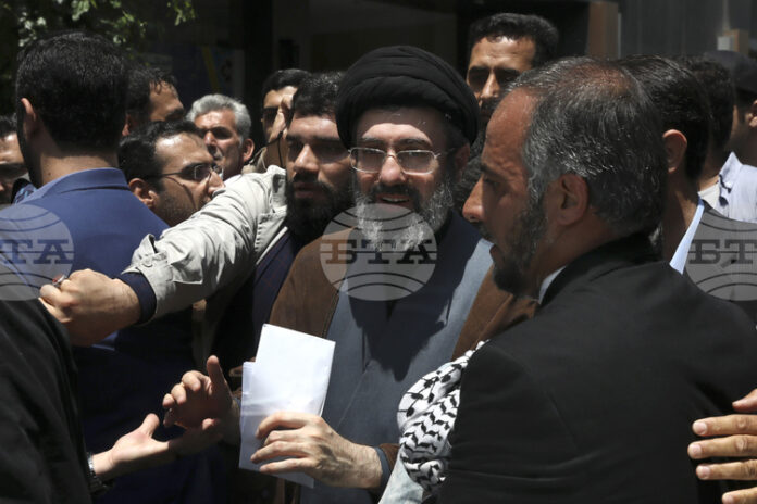 Върховният лидер на Иран поздрави сънародниците си по случай персийската Върховният лидер на Иран поздрави сънародниците си по случай персийската Нова година; отрече атаките в Турция и Оман да са дело на Техеран