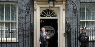 Великобритания призова съюзниците си да запазят натиска върху Русия след облекчаването от САЩ на санкциите върху петрола