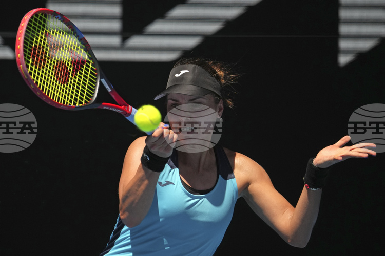 Виктория Томова постигна трета поредна победа на турнира по тенис в Чарлстън