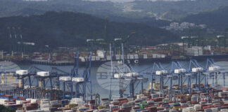 Войната в Иран и растящите разходи за гориво могат да увеличат трафика през Панамския канал, смята ръководителят на компанията оператор на водния път