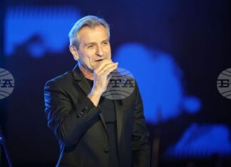 Всяка песен има своя съдба и своя изпълнител, каза за БТА композиторът Красимир Гюлмезов