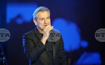 Всяка песен има своя съдба и своя изпълнител, каза за БТА композиторът Красимир Гюлмезов Всяка песен има своя съдба и своя изпълнител, каза за БТА композиторът Красимир Гюлмезов