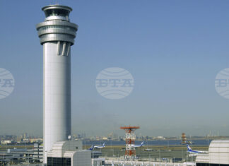 Япония забранява от април използване на външни батерии по време на полет, съобщи Киодо Япония забранява от април използване на външни батерии по време на полет, съобщи Киодо