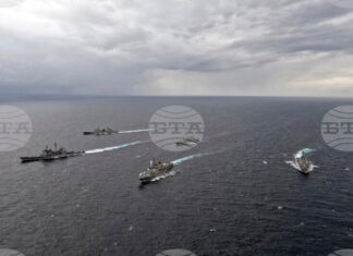 Южна Корея ще разгледа внимателно искането на Тръмп за изпращане на военни кораби в Ормузкия проток Южна Корея ще разгледа внимателно искането на Тръмп за изпращане на военни кораби в Ормузкия проток