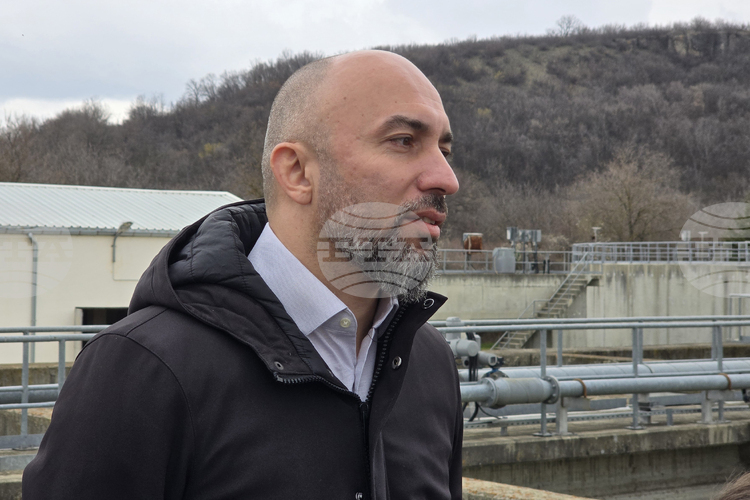 За момента не е нужно да се въвежда воден режим, но ситуацията се следи внимателно, каза изпълнителният директор на ВиК АД – Ловеч