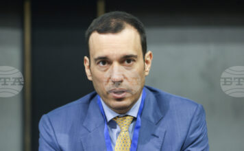 За устойчив транспорт трябва всички отговорни страни да участват в разговорите, смята кметът на София Васил Терзиев