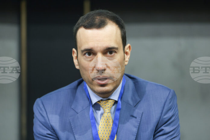 За устойчив транспорт трябва всички отговорни страни да участват в разговорите, смята кметът на София Васил Терзиев