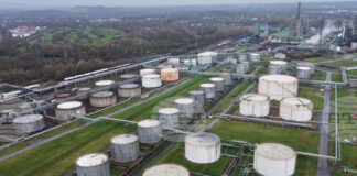 Започва освобождаването на договорените над 400 млн. барела петролни резерви на страните от МАЕ, съобщи организацията