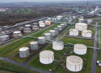 Започва освобождаването на договорените над 400 млн. барела петролни резерви на страните от МАЕ, съобщи организацията