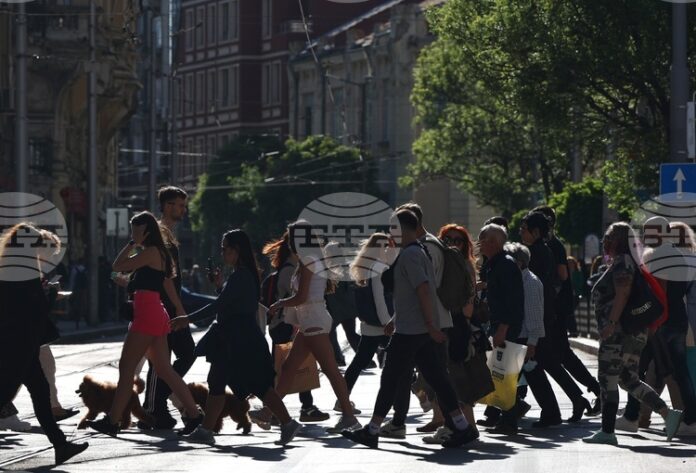 Жените все още чакат истинско равенство – 8 март в числа