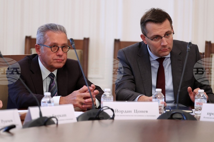 „ДПС-Ново начало“ предлага изслушване на финансовия министър и ръководителите на „Митниците“, Държавния резерв и “Лукойл” за риска от криза с горивата