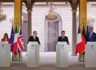 Италианският премиер Джорджа Мелони и германският канцлер Фридрих Мерц, заедно с председателите на конференцията за Ормузкия проток – британския премиер Киър Стармър и френския президент Еманюел Макрон.