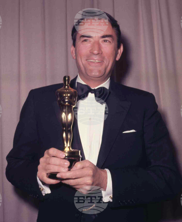 Актьорът трябва да играе с професионализъм и чар, казва Грегъри Актьорът трябва да играе с професионализъм и чар, казва Грегъри Пек, от чието рождение се навършват 110 г.