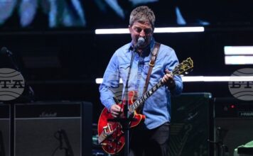 Акустична китара на вокала на Oasis Ноел Галахър ще бъде предложена на търг Акустична китара на вокала на Oasis Ноел Галахър ще бъде предложена на търг