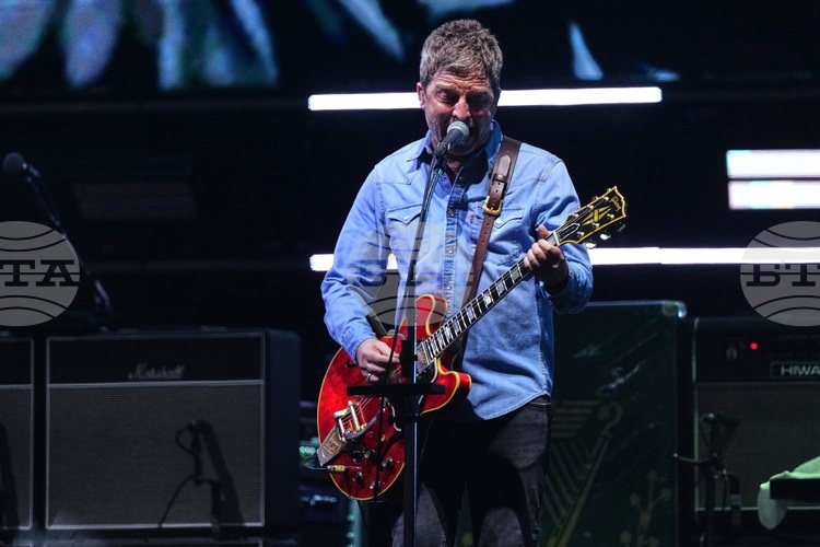 Акустична китара на вокала на Oasis Ноел Галахър ще бъде предложена на търг