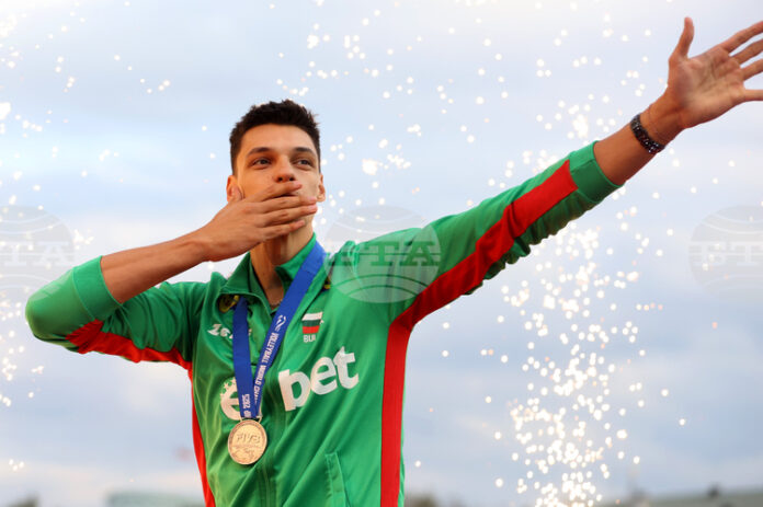 Александър Николов изведе Чивитанова до финал в италианската волейболна Супер лига