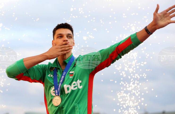 Александър Николов изведе Чивитанова до финал в италианската волейболна Супер лига