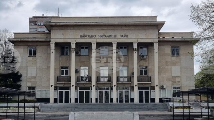 Ансамбъл „Филип Кутев“ представя спектакъла „Кръговрат“ в Хасково в рамките Ансамбъл „Филип Кутев“ представя спектакъла „Кръговрат“ в Хасково в рамките на юбилейно турне