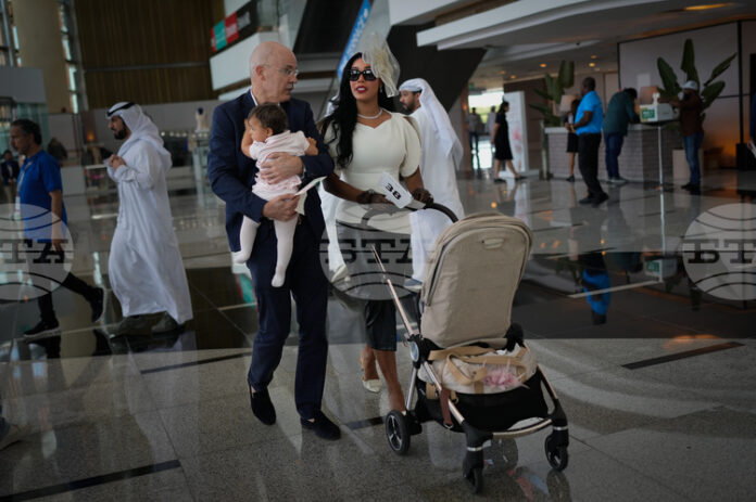 Авиокомпания „Емирейтс“ съобщи на своите клиенти за забрана за ирански граждани да влизат или преминават през територията на ОАЕ