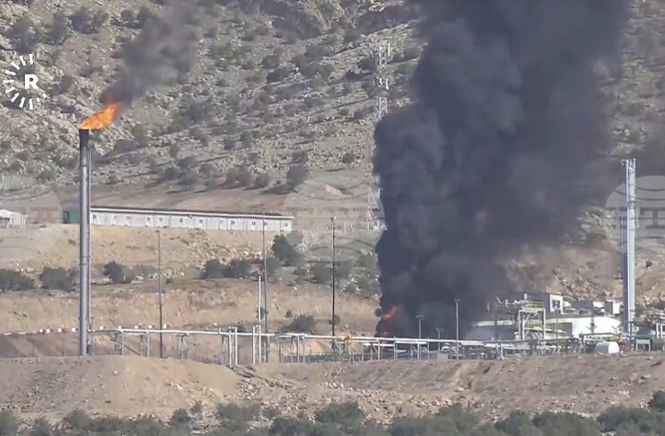 Бахрейнската компания „Бапко Енерджис“ съобщи, че е възникнал пожар в резервоар на едно от складовите ѝ съоръжения след иранска атака