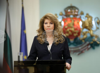 България да бъде активен глас за единна, силна и мирна Европа, апелира президентът Илияна Йотова по повод 21 години от подписването на Договора за присъединяване към ЕС