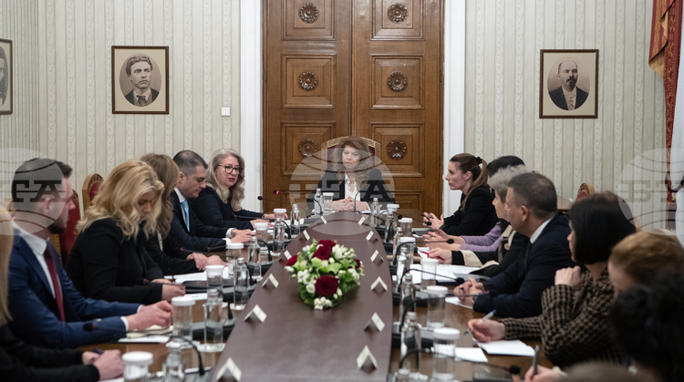 България може да привлече туристи с имидж на сигурна и конкурентна дестинация, заяви президентът Илияна Йотова на среща с ресорния министър