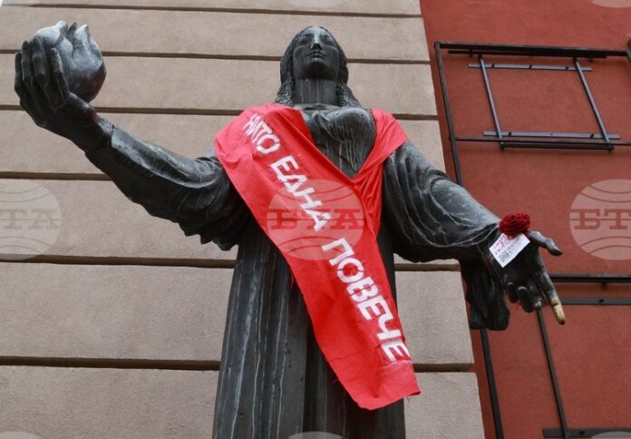 Българският фонд за жените събра над 49 хиляди евро от кампанията „Грижа на всяка цена“ за пострадали от домашно насилие