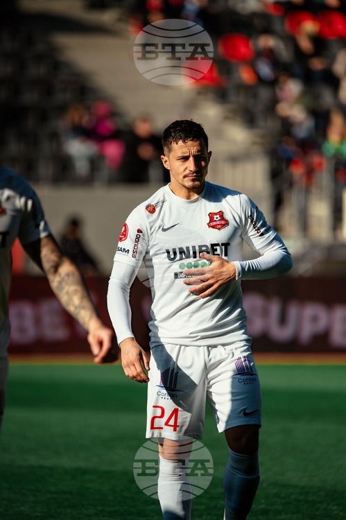 Българският полузащитник Антони Иванов напусна предсрочно румънския Херманщат, претендира за неизплатени суми по договора