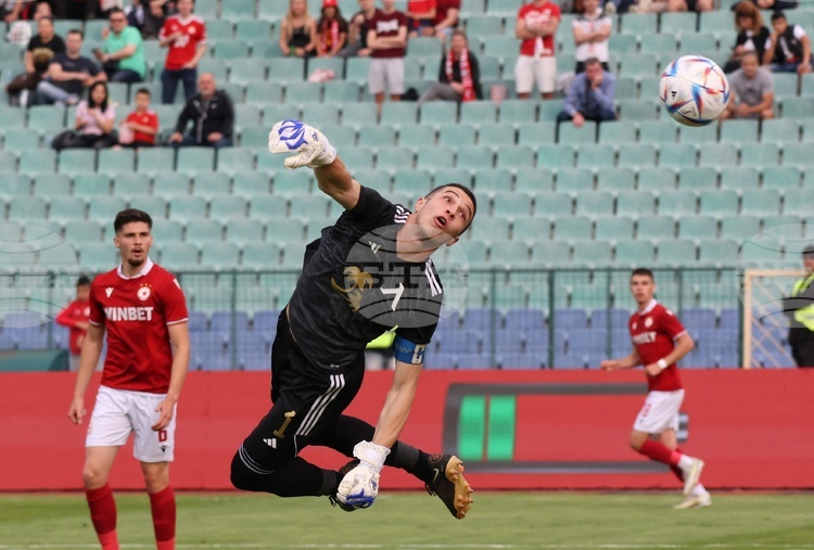 Българският вратар Пламен Андреев записа успешен дебют за полския шампион Лех (Познан)